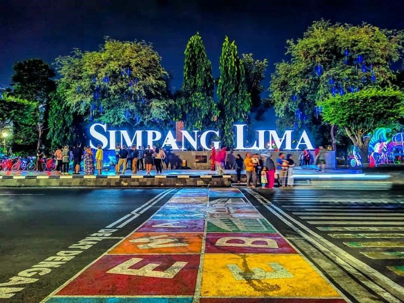 Hotel dekat Simpang Lima Semarang Aruuman Hotel
